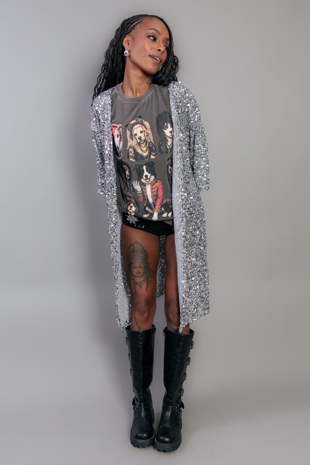KIMONO ALONGADO DE PAETÊ COM CANUTILHO PRATA KIMONO ALONGADO DE PAETÊ COM CANUTILHO PRATA