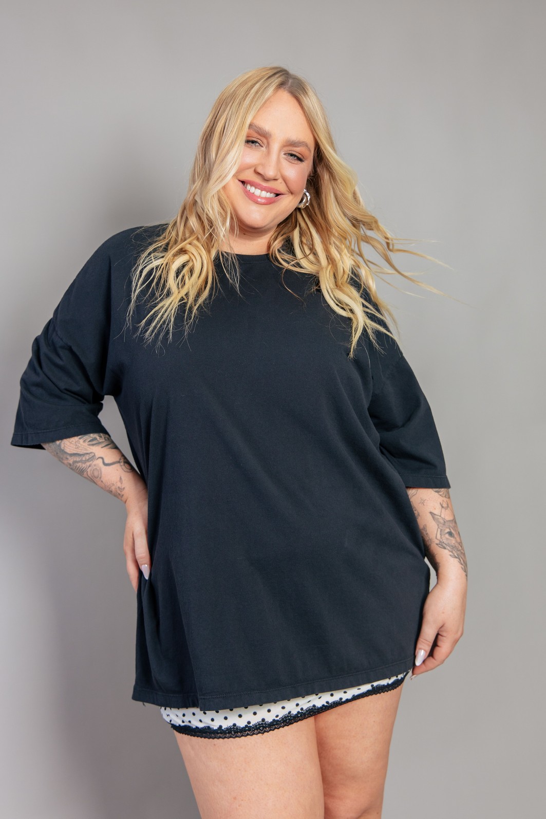 KIT 3 CAMISETAS BÁSICAS OVERSIZED