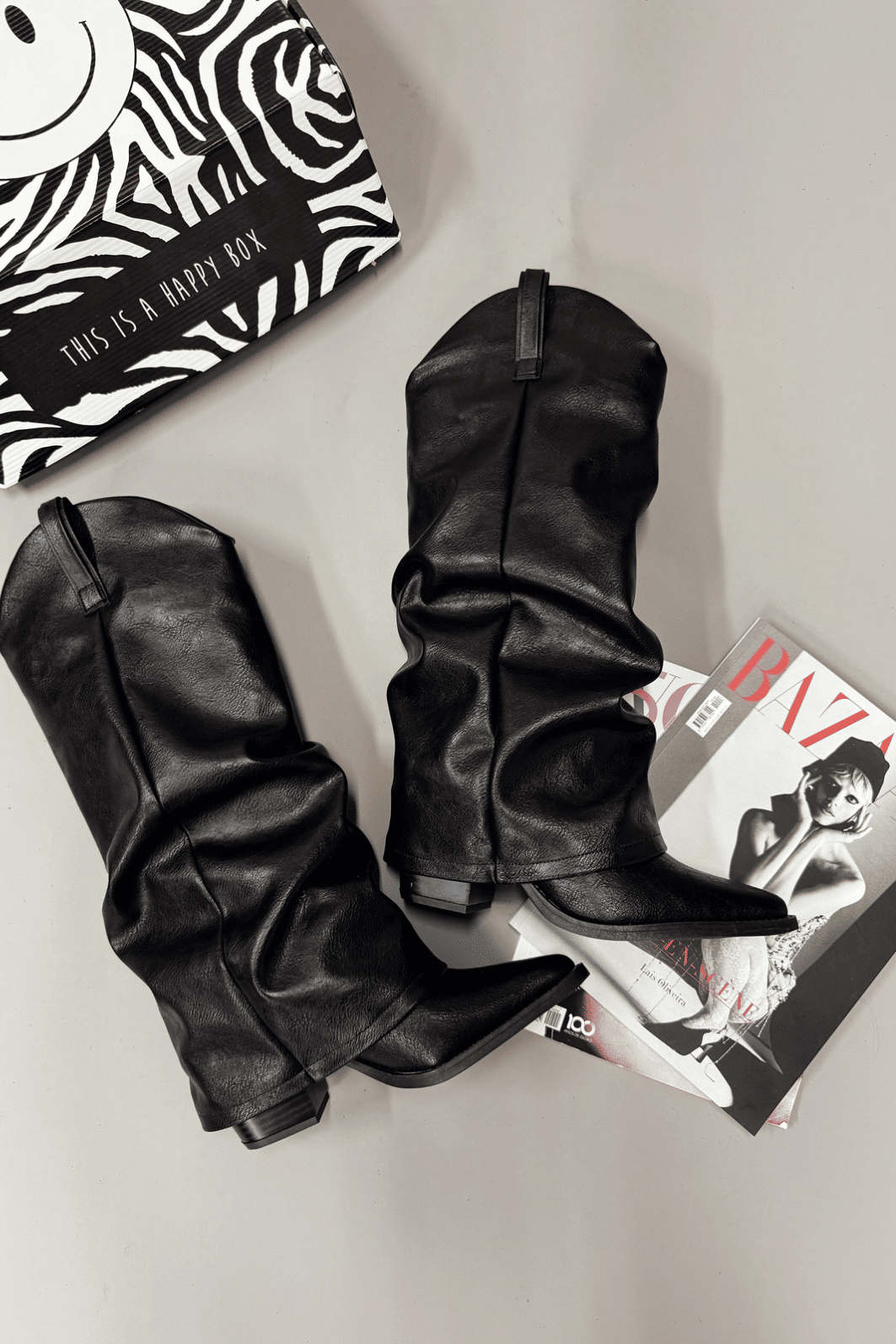 BOTA SLOUCHY PRETA BOTA SLOUCHY PRETA