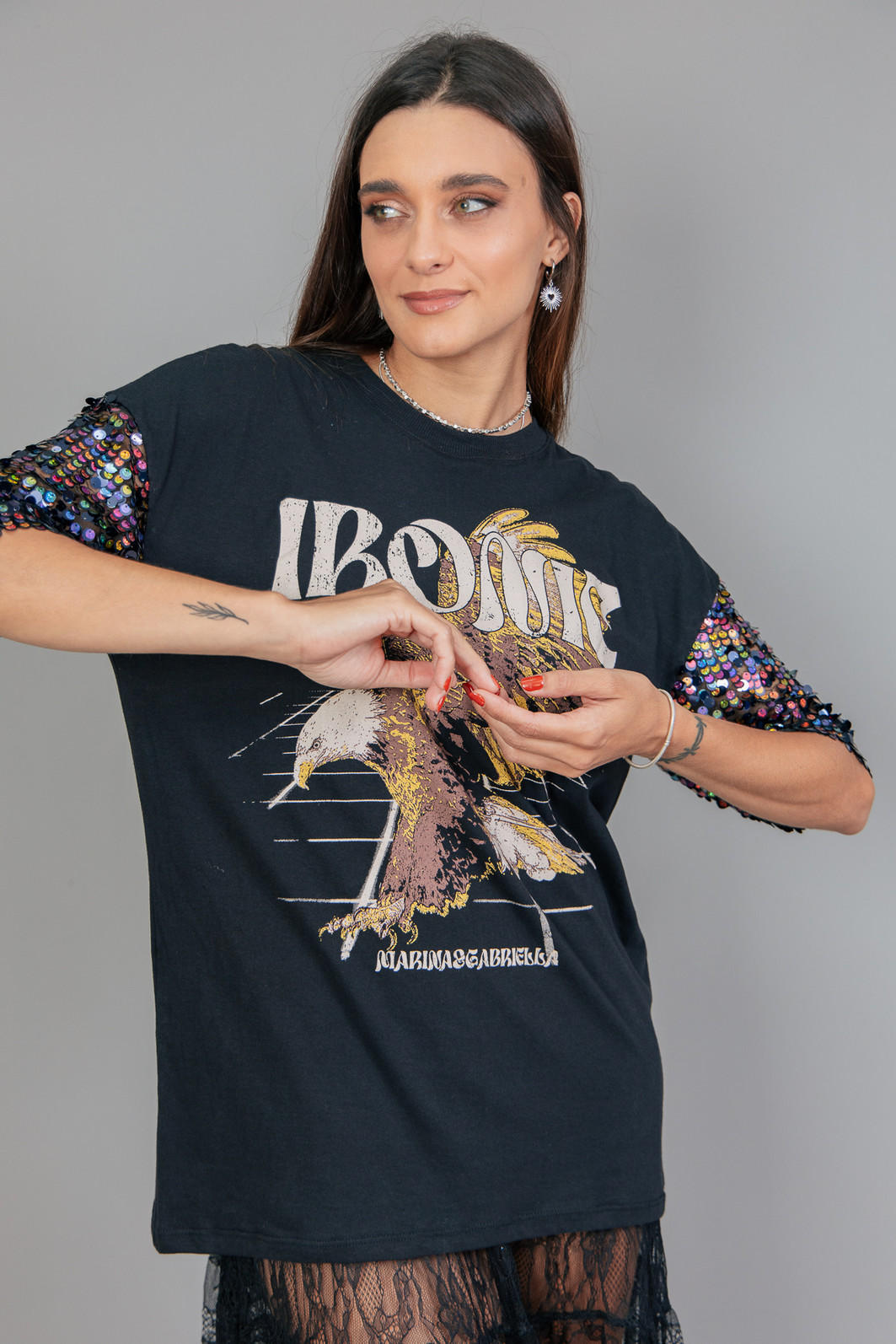 T-SHIRT VINTAGE COM MANGAS PAETÊ MULTICOLOR IRONIC T-SHIRT VINTAGE COM MANGAS PAETÊ MULTICOLOR IRONIC