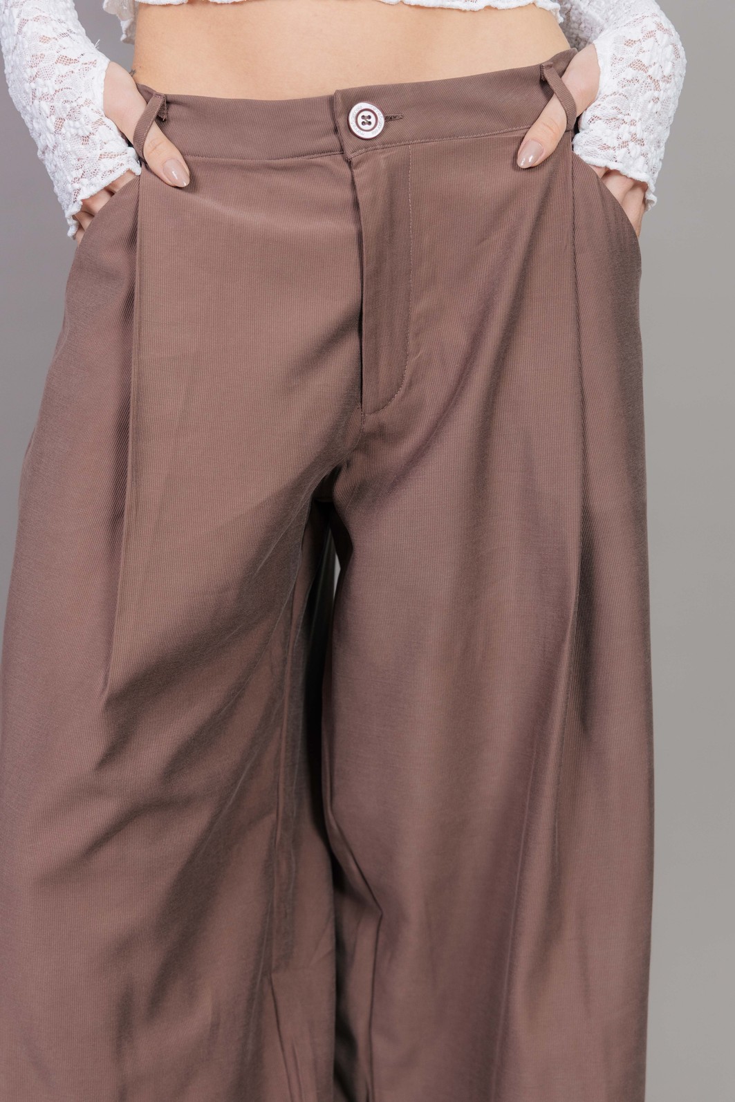 CALÇA ALFAIATARIA CINTURA BAIXA MARROM CALÇA ALFAIATARIA CINTURA BAIXA MARROM