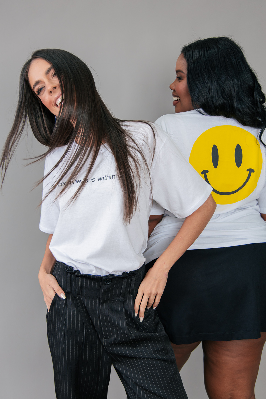 CAMISETA T-SHIRT BOYFRIEND BRANCA COM SMILE COSTA