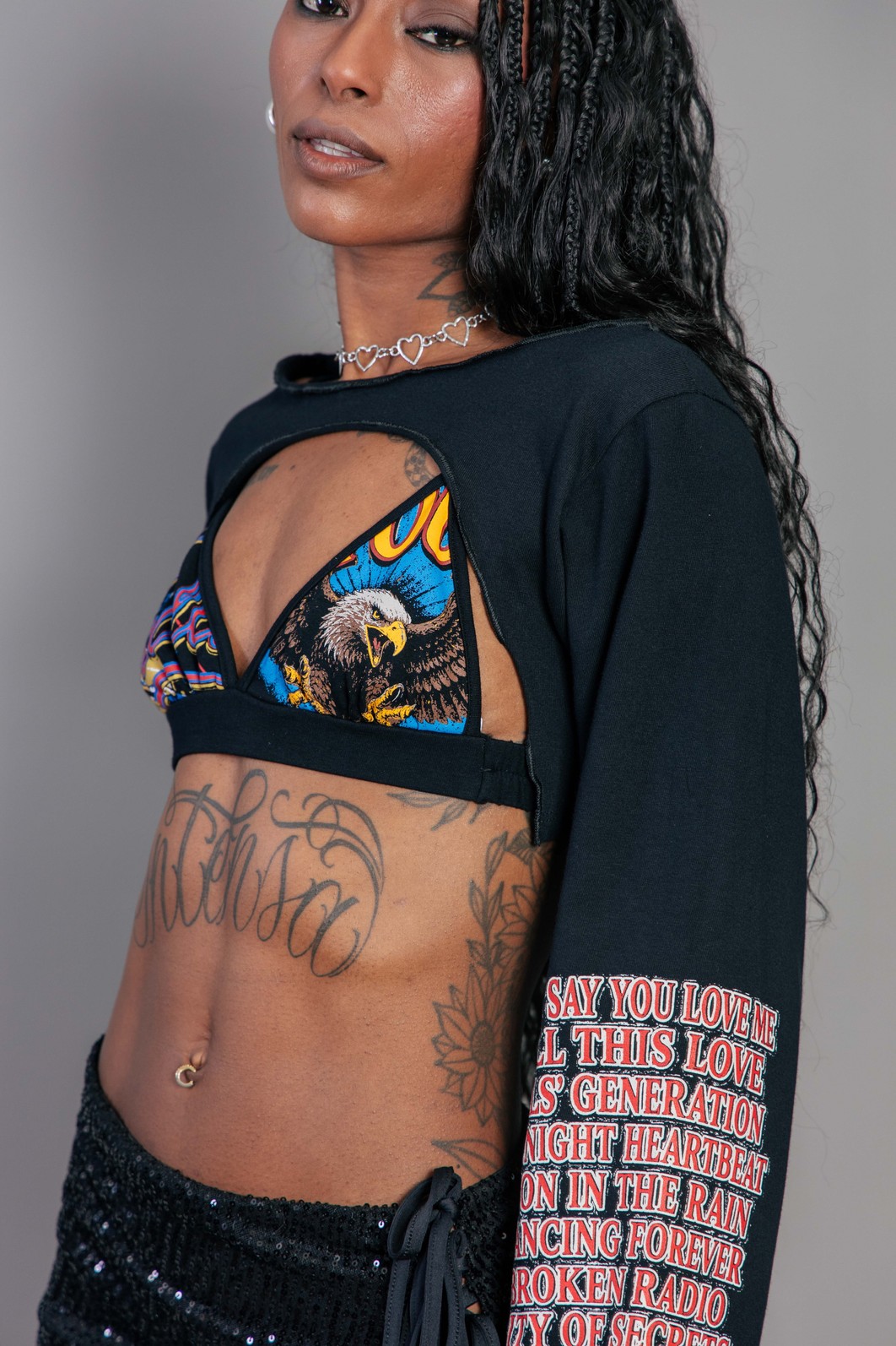 BLUSA SEM FRENTE MANGA LONGA PRETA K-POP BLUSA SEM FRENTE MANGA LONGA PRETA K-POP