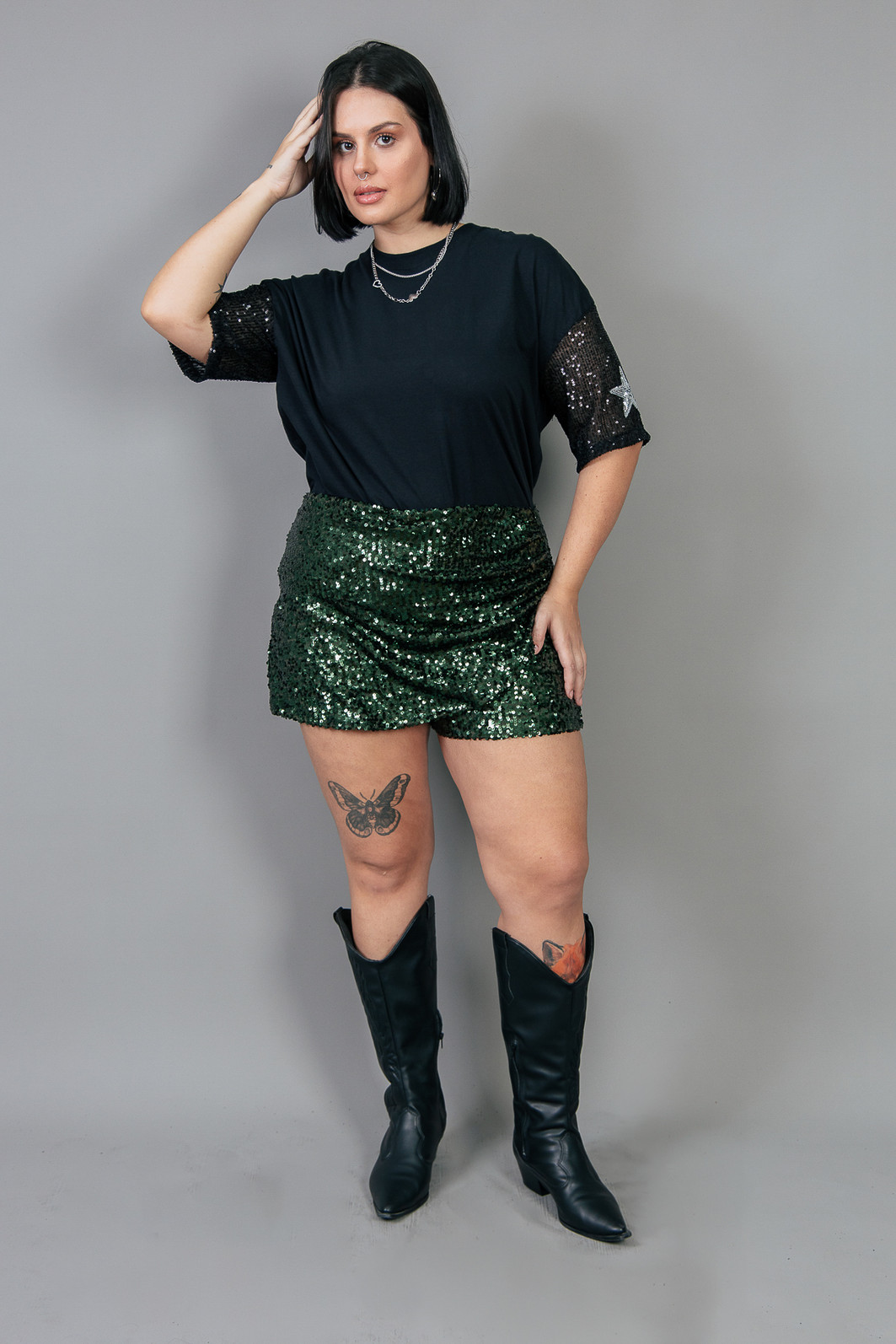 T-SHIRT VINTAGE COM PAETÊS E MALHA COM BORDADO E FRANJAS