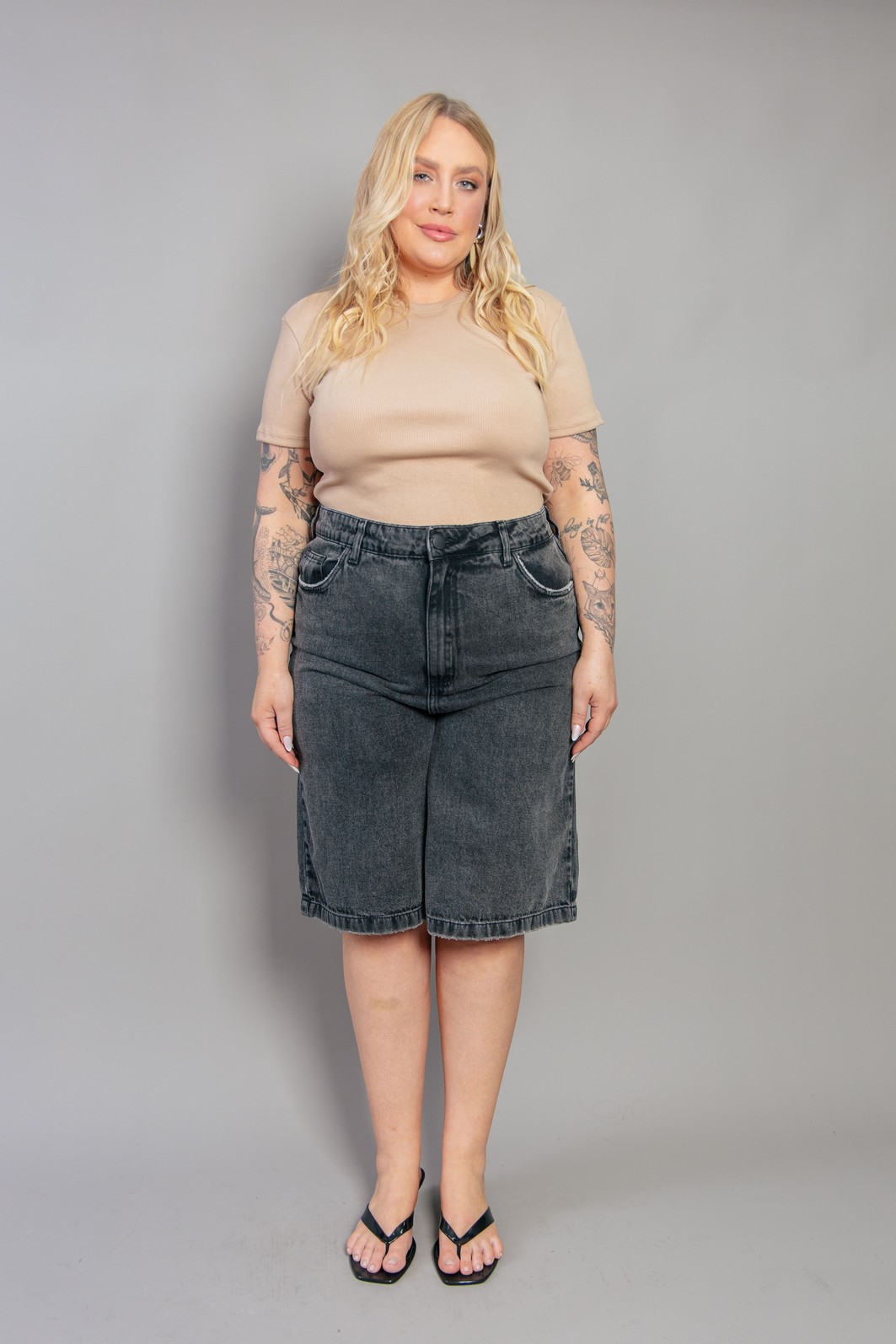 BERMUDA JORTS DE SARJA PRETA BERMUDA JORTS DE SARJA PRETA