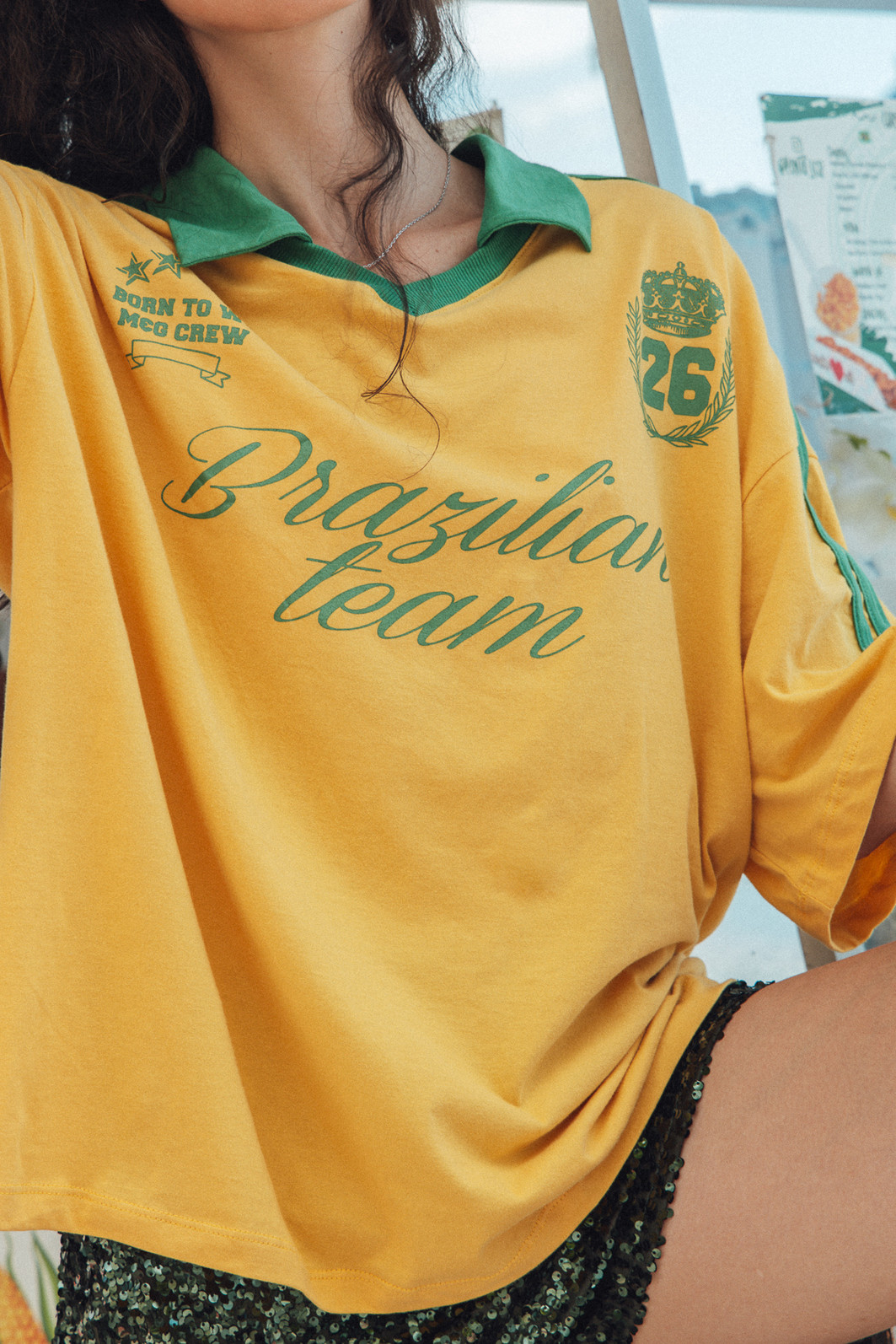 CAMISETA T-SHIRT OVERSIZED AMARELA COM GOLA BRAZILIAN TEAM