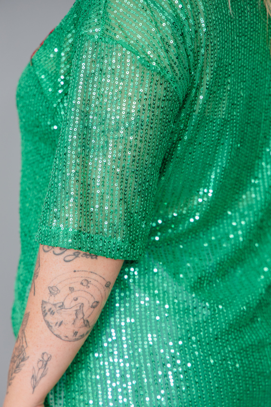 T-SHIRT VINTAGE DE PAETÊS VERDE COM BORDADO FRENTE AMAZING T-SHIRT VINTAGE DE PAETÊS VERDE COM BORDADO FRENTE AMAZING