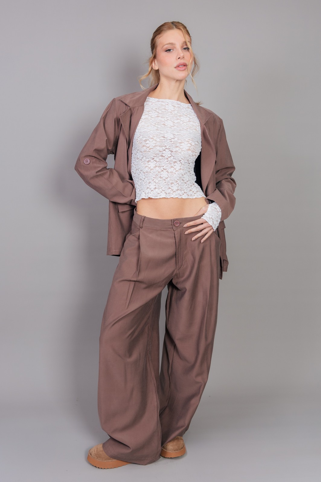 CALÇA ALFAIATARIA CINTURA BAIXA MARROM CALÇA ALFAIATARIA CINTURA BAIXA MARROM
