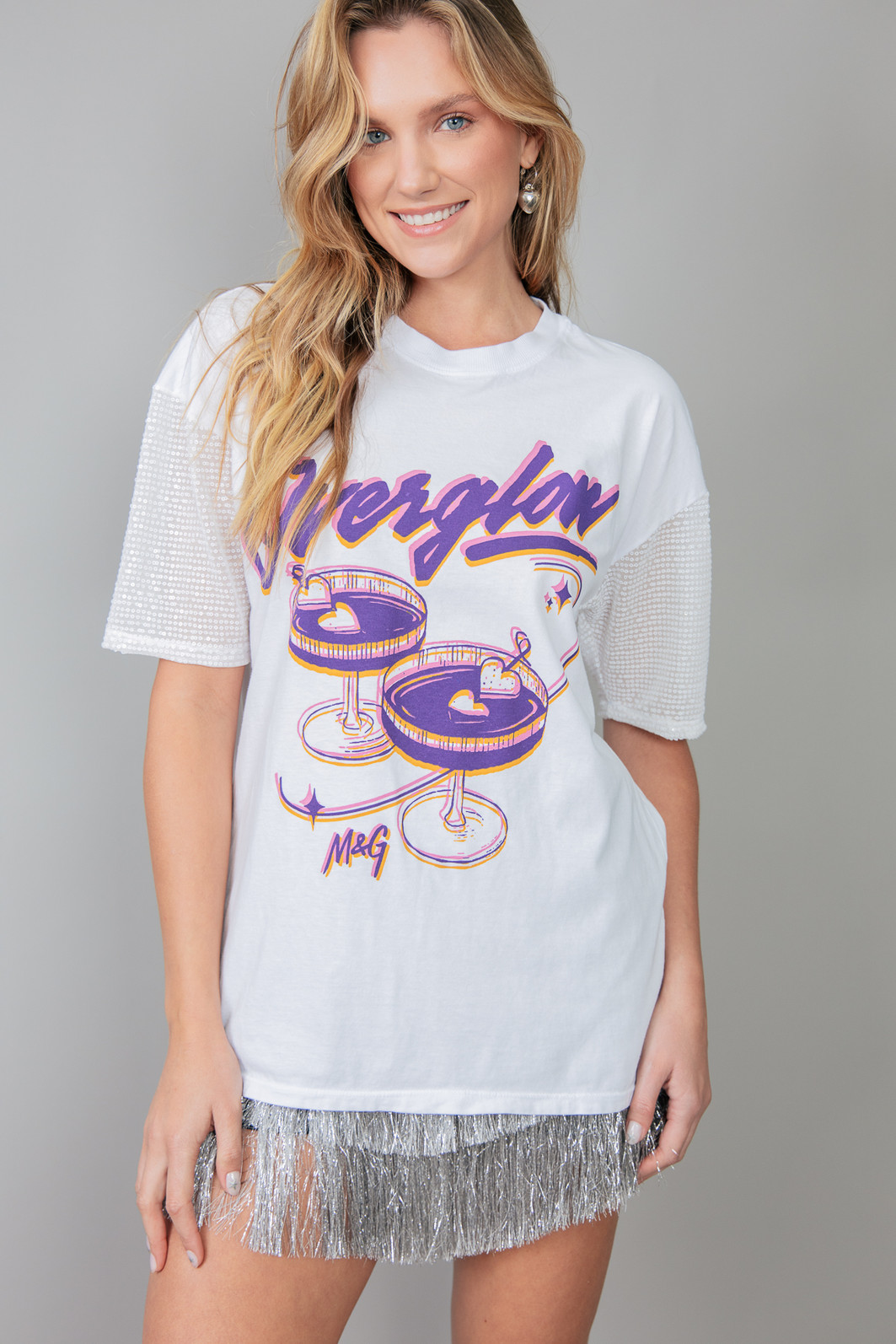 CAMISETA T-SHIRT VINTAGE BRANCA COM MANGAS DE PAETÊ OVERGLOW