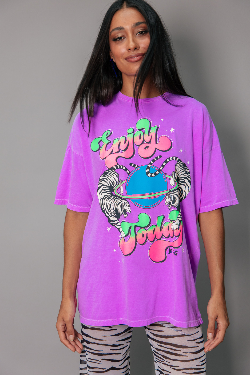 T-SHIRT OVERSIZED ROXA ENJOY TODAY T-SHIRT OVERSIZED ROXA ENJOY TODAY