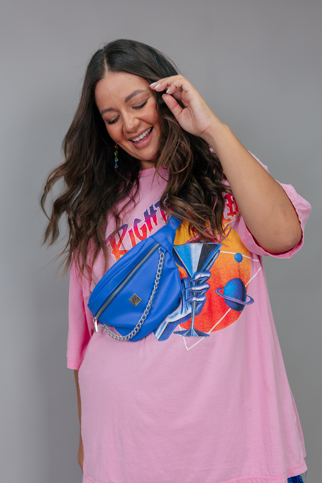 POCHETE AZUL COM CORRENTE