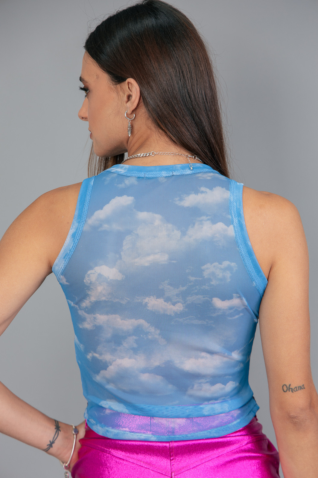 BLUSA REGATA DE TULE ESTAMPADA THE WORLD