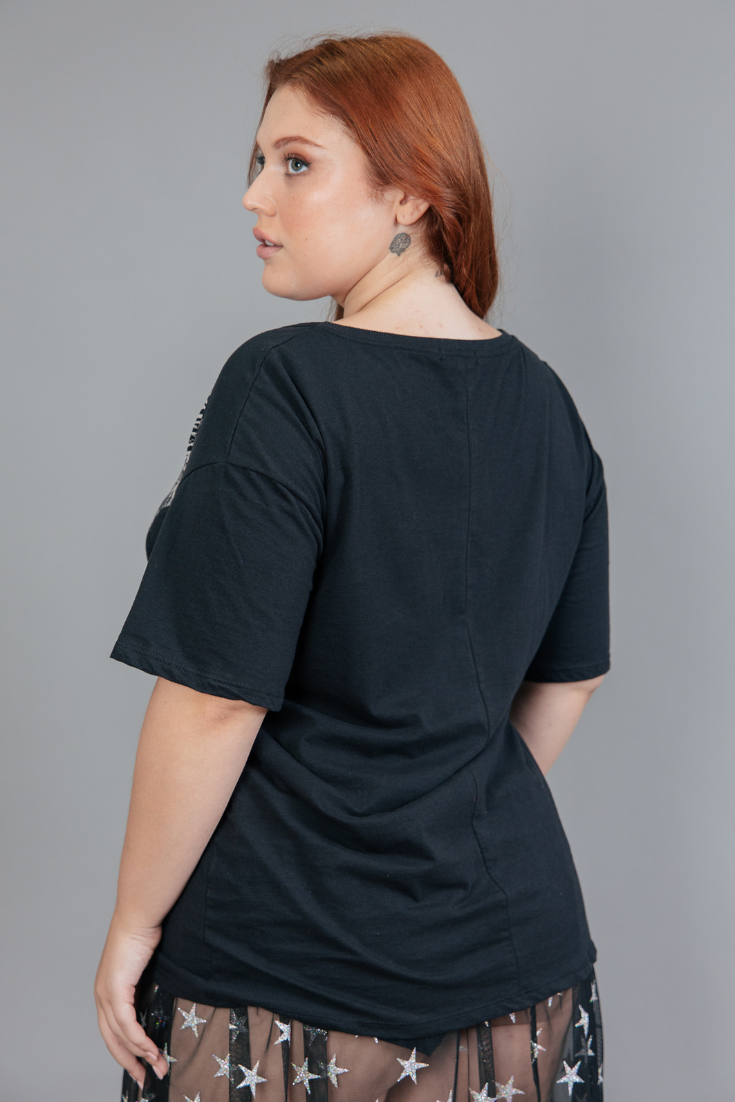 T-SHIRT VINTAGE PRETA DECOTE V COM CORRENTES EAGLE T-SHIRT VINTAGE PRETA DECOTE V COM CORRENTES EAGLE