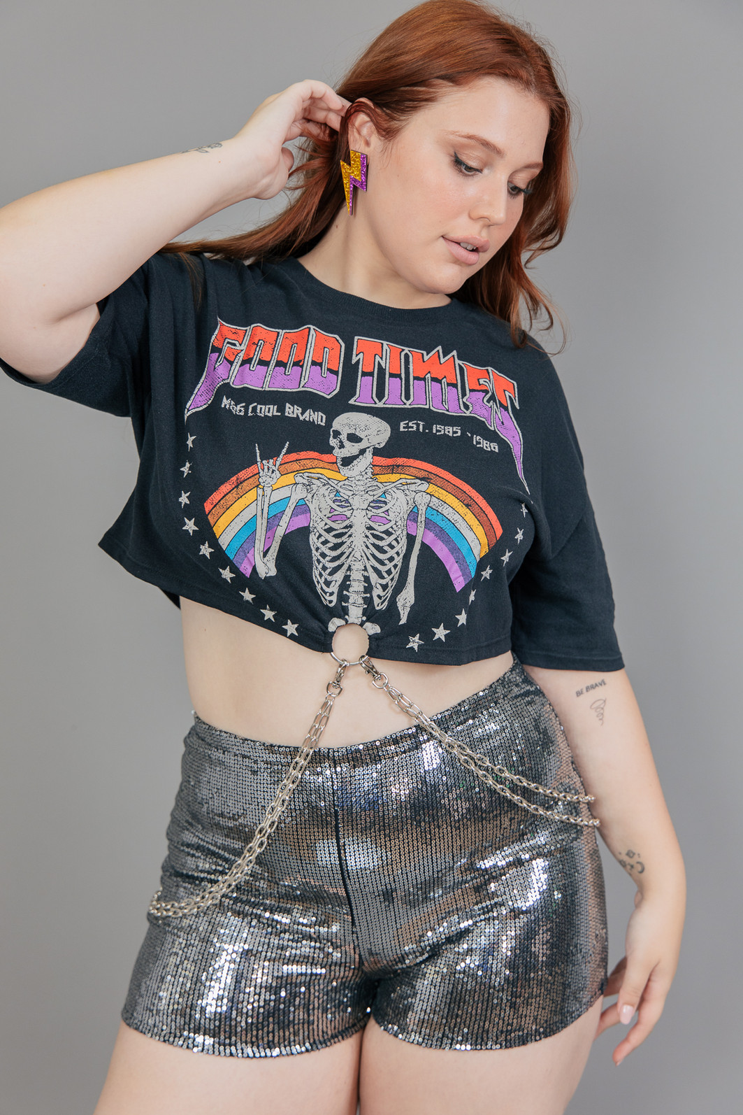 MINI SHORT PRATA DE PAETÊ