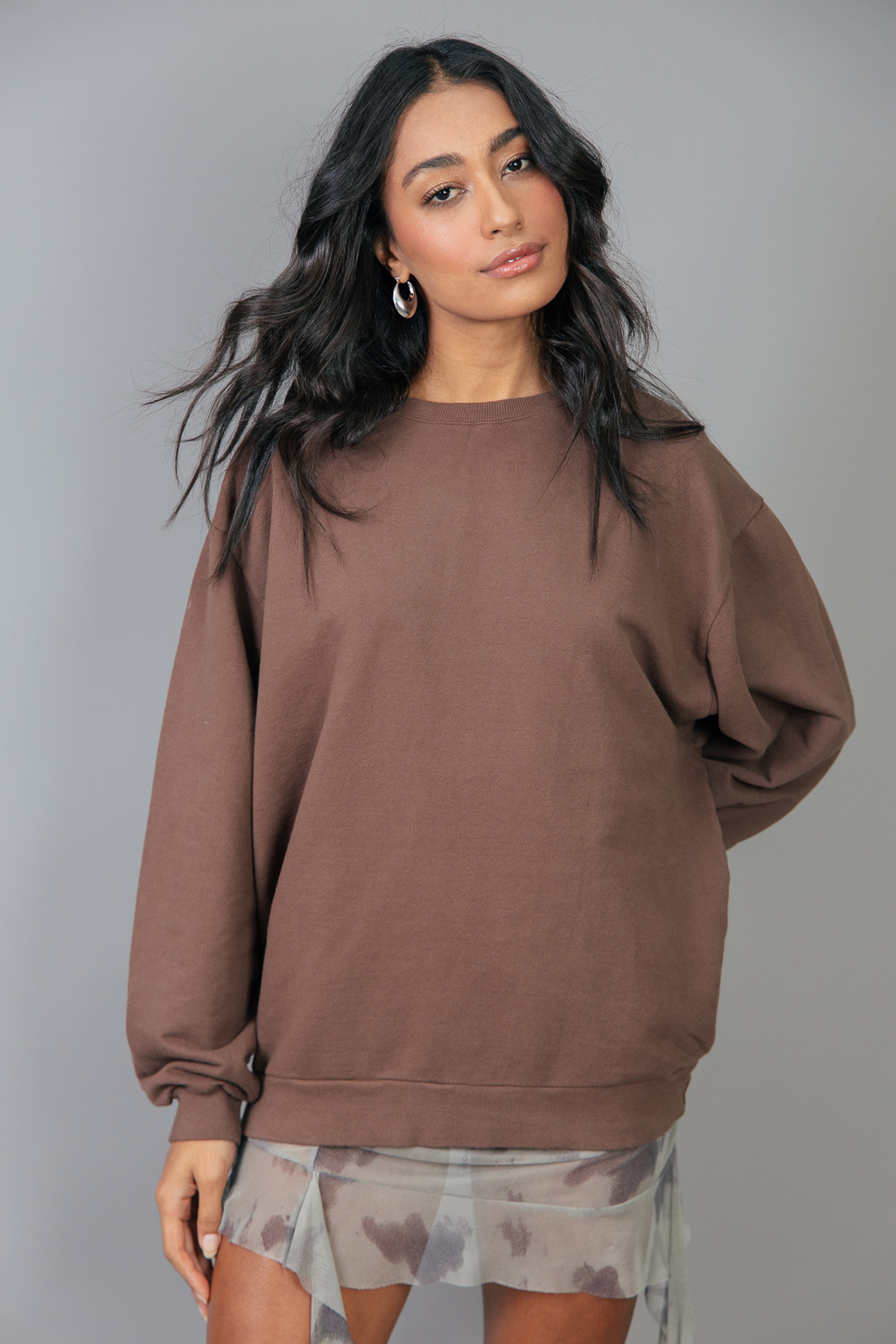 MOLETOM OVERSIZED MARROM BÁSICO MOLETOM OVERSIZED MARROM BÁSICO