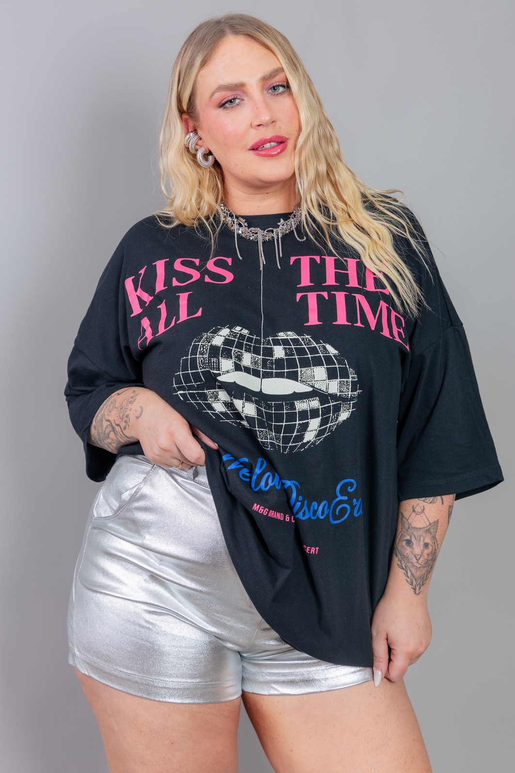 CAMISETA T-SHIRT OVERSIZED PRETA KISS AL THE TIME CAMISETA T-SHIRT OVERSIZED PRETA KISS AL THE TIME