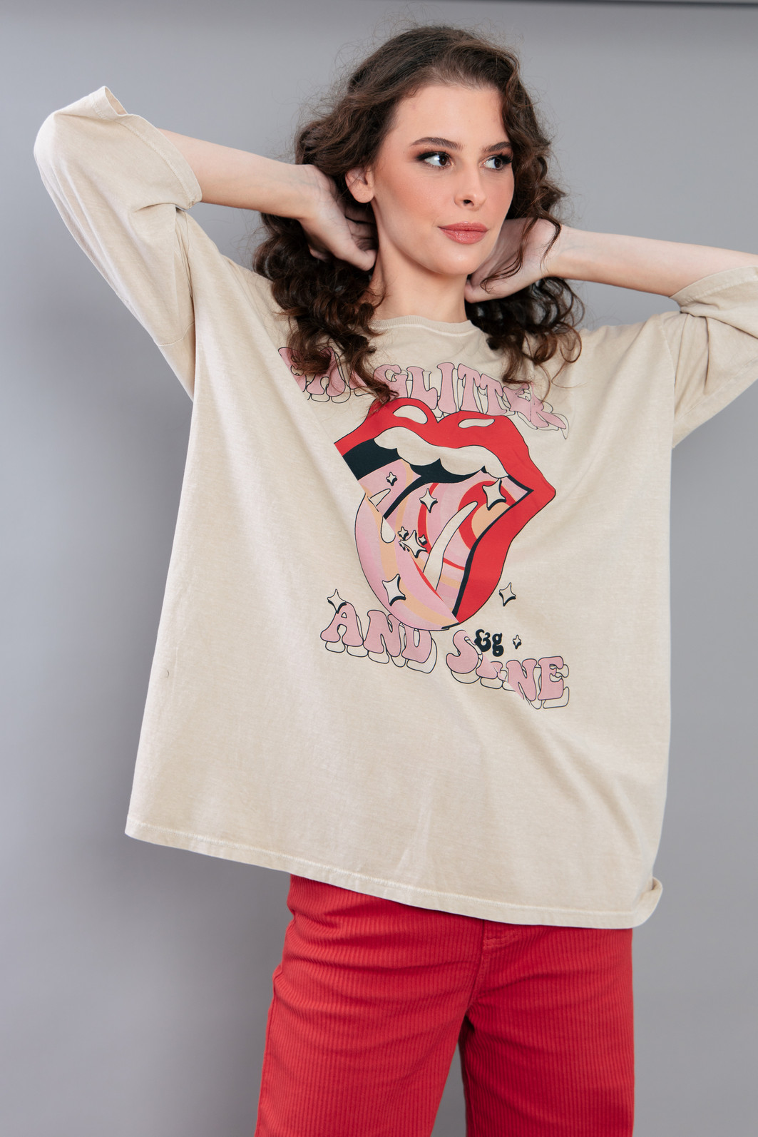 CAMISETA T-SHIRT OVERSIZED BEGE EAT GLITTER AND SHINE
