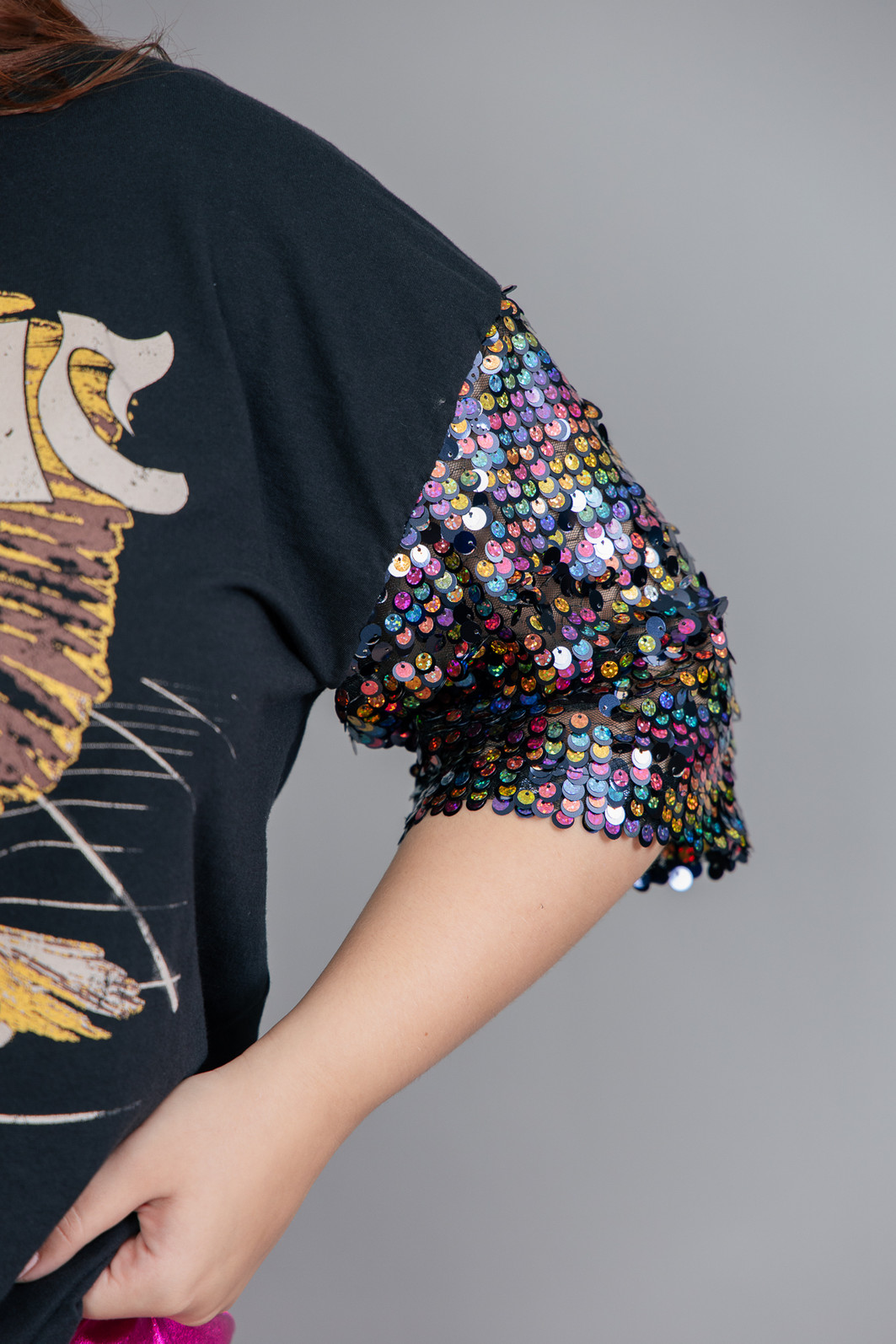 T-SHIRT VINTAGE COM MANGAS PAETÊ MULTICOLOR IRONIC T-SHIRT VINTAGE COM MANGAS PAETÊ MULTICOLOR IRONIC