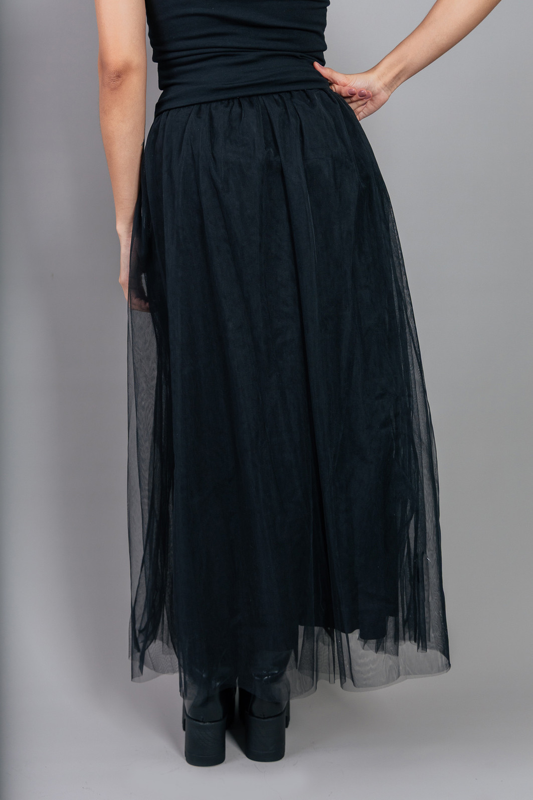 SAIA MIDI DE TULE PRETA COM FORRO