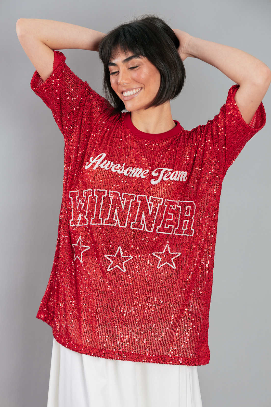 CAMISETA T-SHIRT OVERSIZED DE PAETÊ VERMELHO WINNER CAMISETA T-SHIRT OVERSIZED DE PAETÊ VERMELHO WINNER