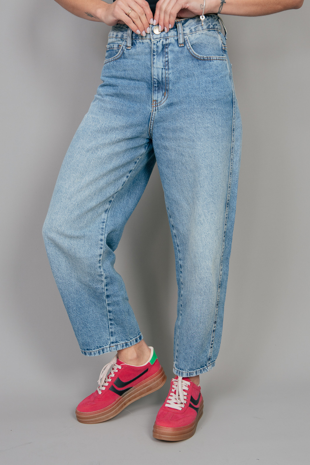 CALÇA JEANS BARREL CINTURA MÉDIA CALÇA JEANS BARREL CINTURA MÉDIA