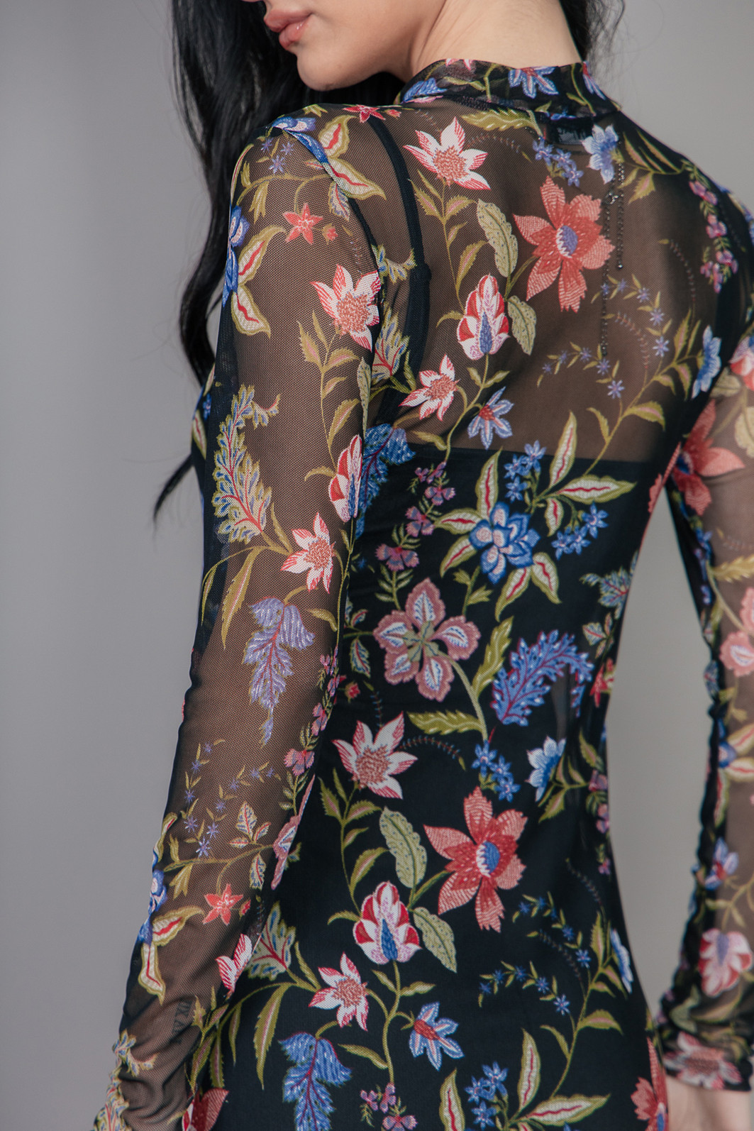 VESTIDO LONGO MANGA LONGA DE TULE ESTAMPADO FLORAL VESTIDO LONGO MANGA LONGA DE TULE ESTAMPADO FLORAL