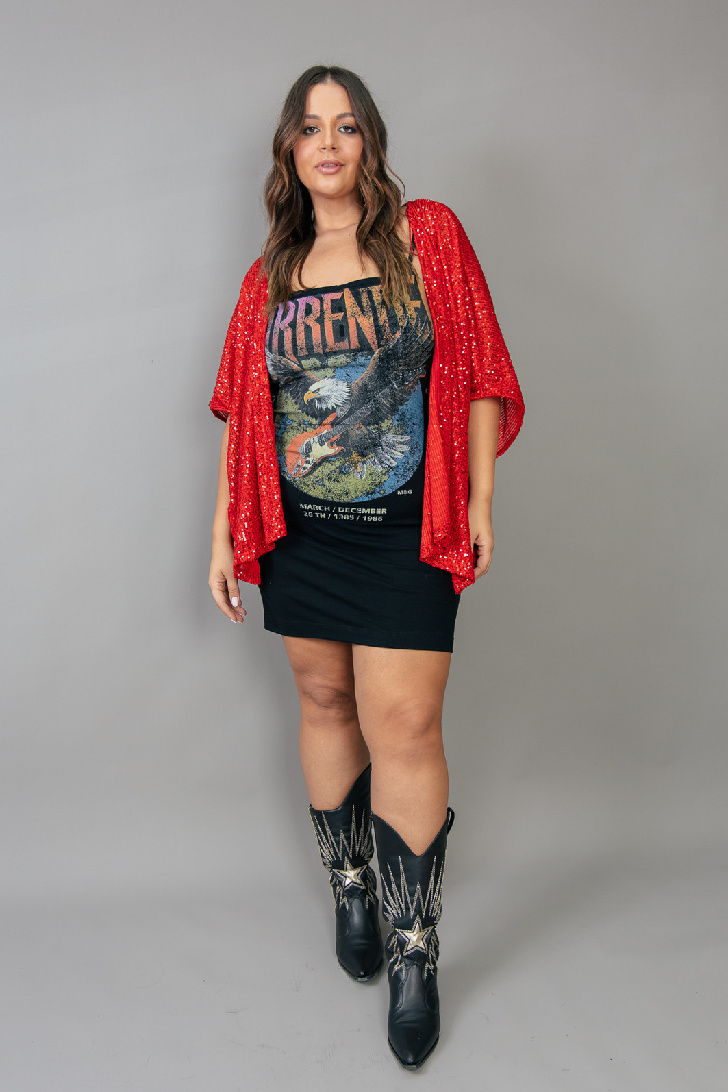 KIMONO AMPLO DE PAETÊ VERMELHO COM BORDADO MOUTH