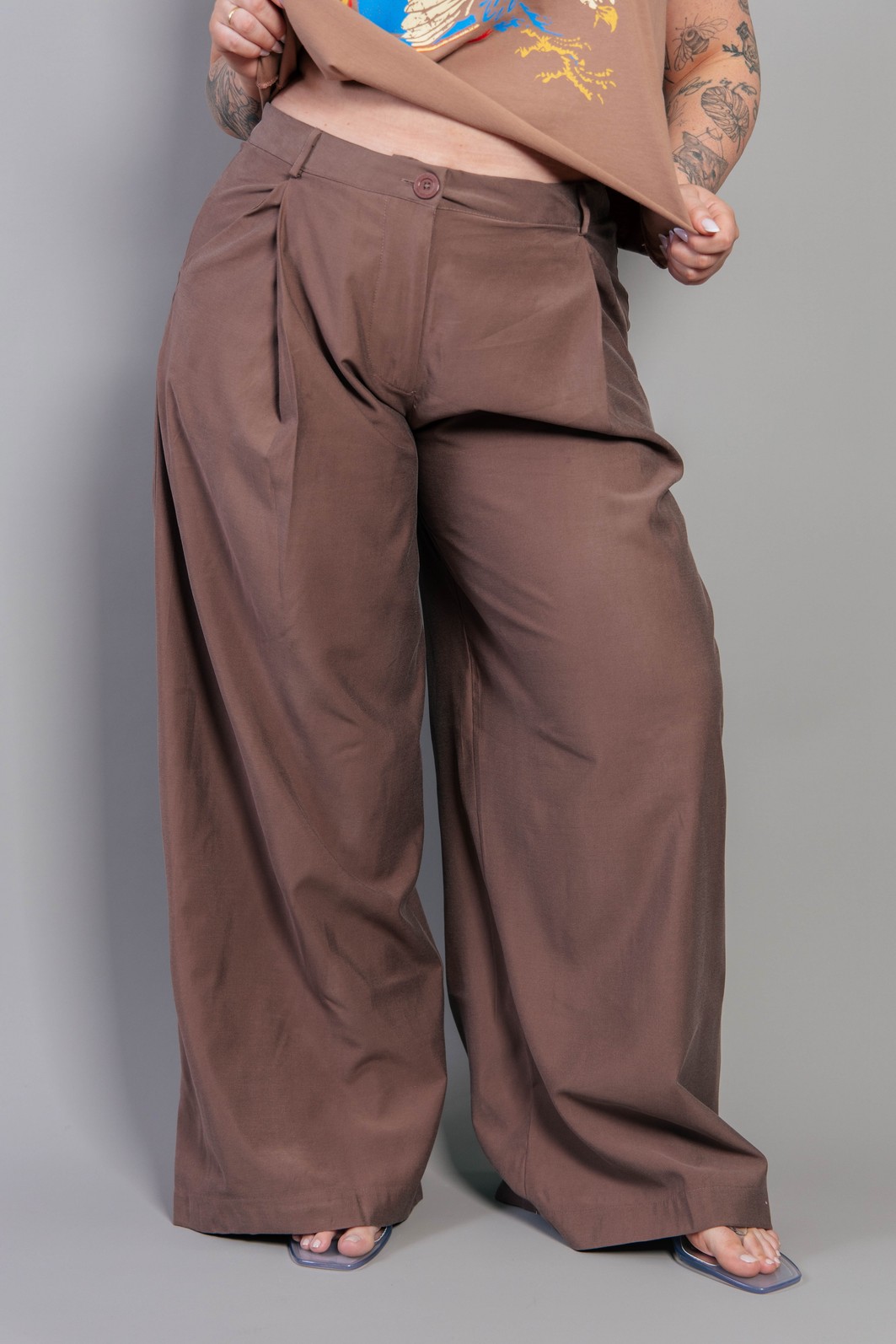 CALÇA ALFAIATARIA CINTURA BAIXA MARROM CALÇA ALFAIATARIA CINTURA BAIXA MARROM