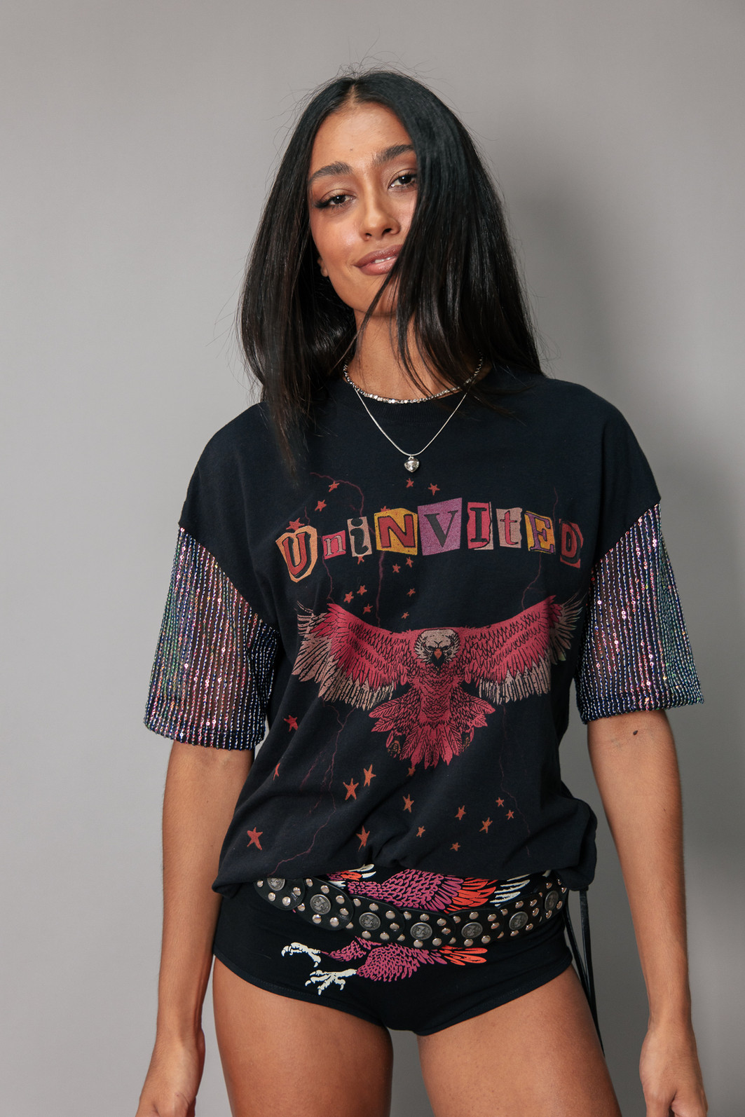 T-SHIRT VINTAGE MANGAS PAETÊS FURTACOR UNINVITED T-SHIRT VINTAGE MANGAS PAETÊS FURTACOR UNINVITED