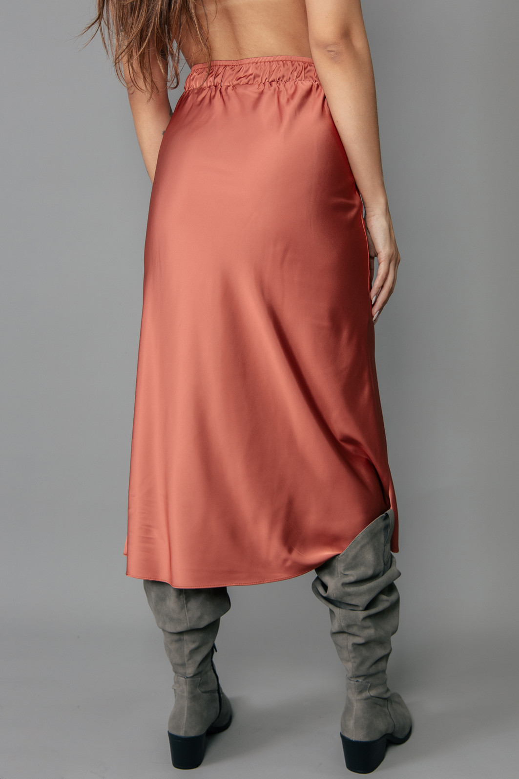 SAIA MIDI DE CETIM SEM FORRO MARSALA SAIA MIDI DE CETIM SEM FORRO MARSALA