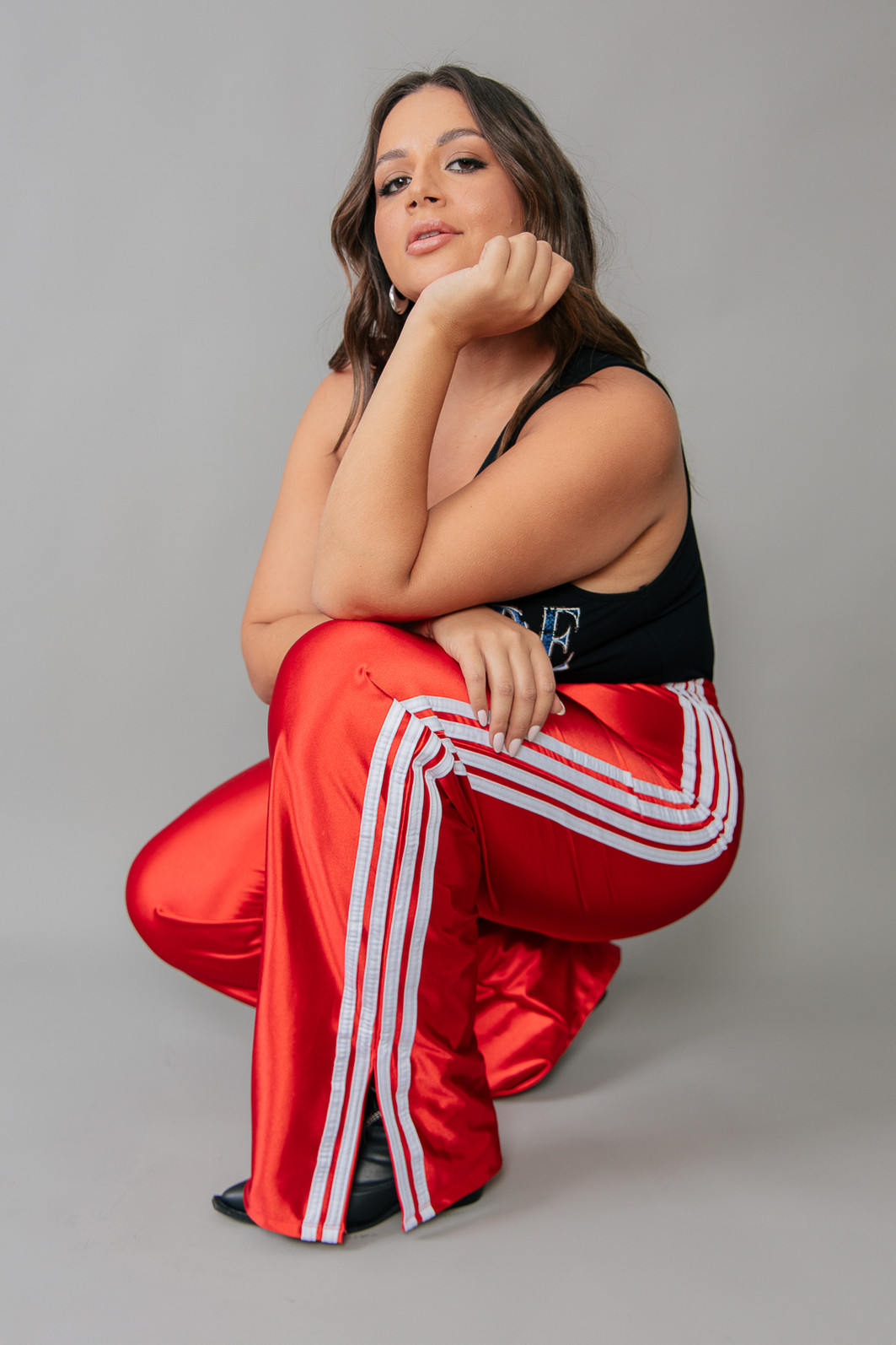 CALÇA SPORT VERMELHA COM LISTRAS