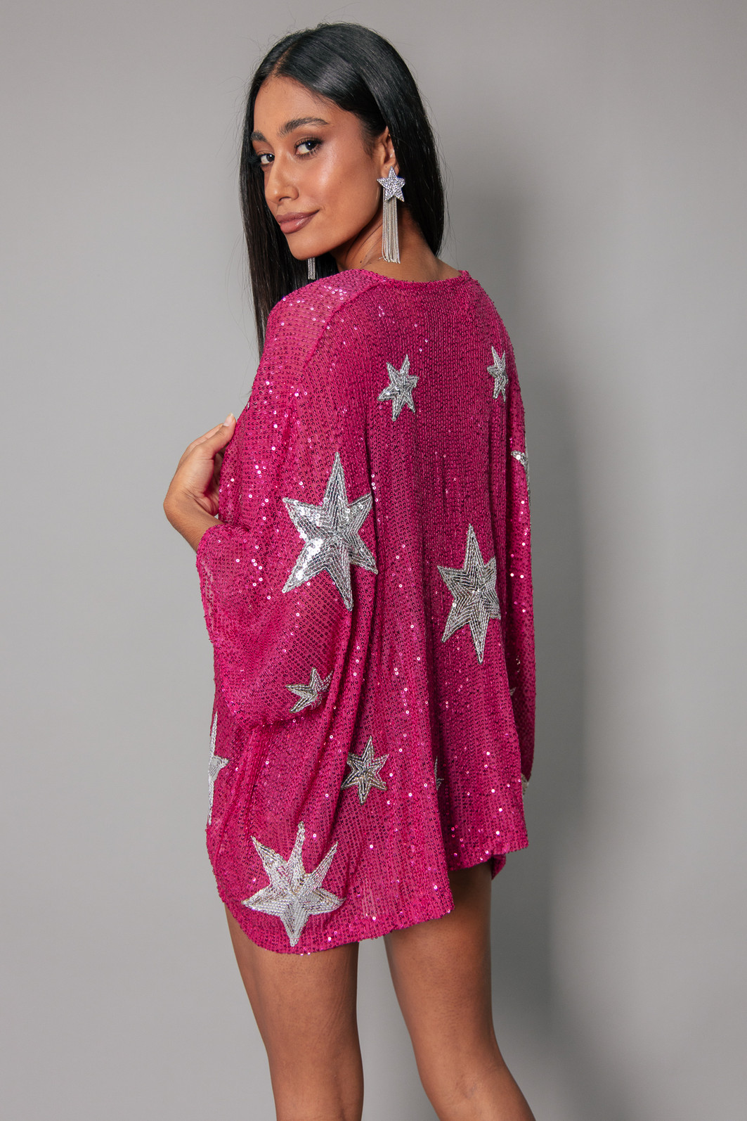 KIMONO DE PAETÊ ROSA COM BORDADO ESTRELAS PRATA