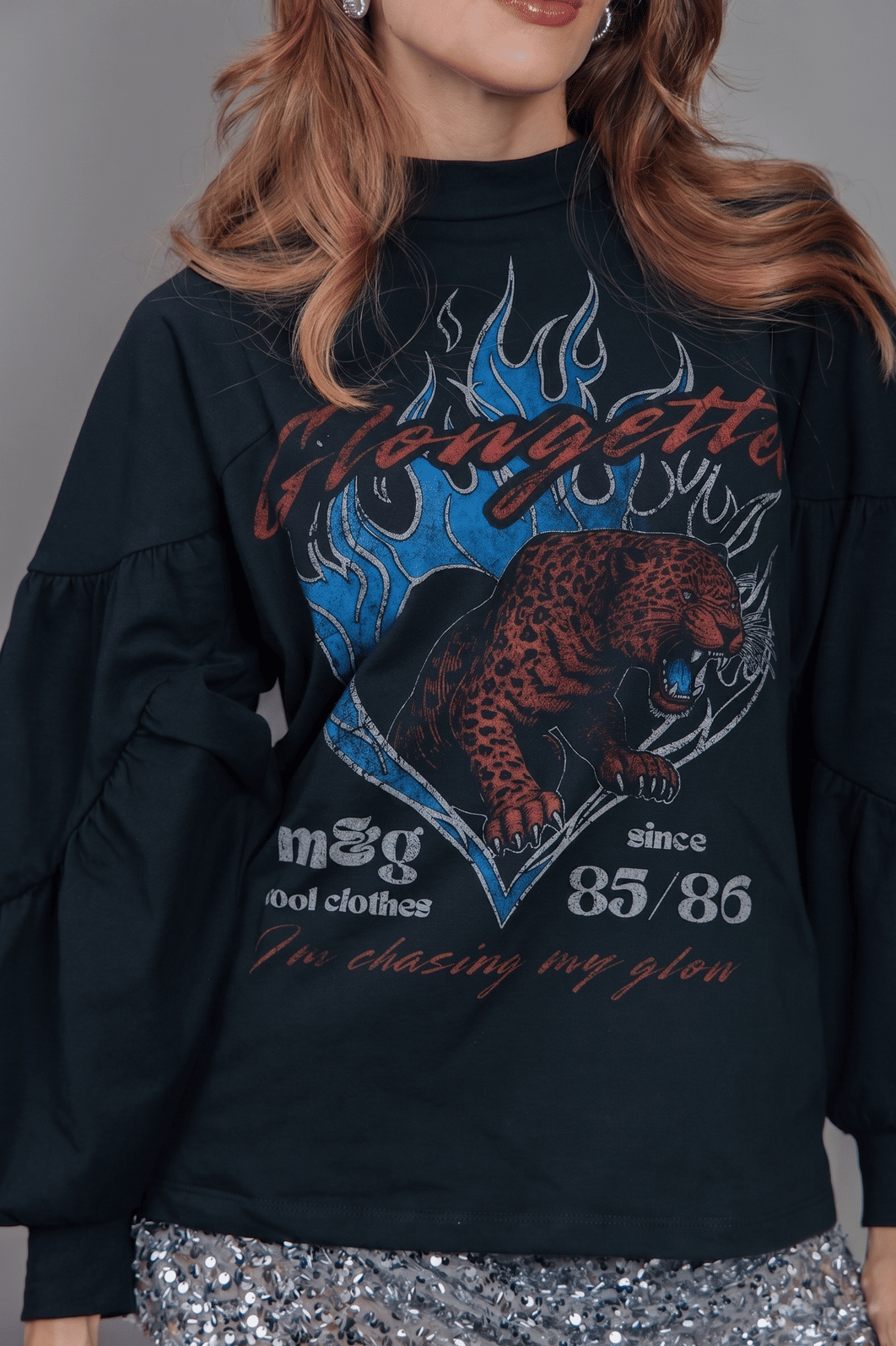 BLUSA MANGA LONGA AMPLA PRETA GLOWGETTER BLUSA MANGA LONGA AMPLA PRETA GLOWGETTER