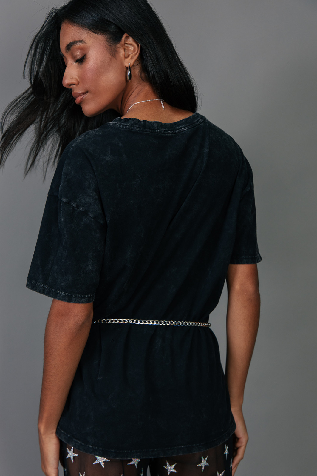 T-SHIRT VINTAGE DECOTE V BÁSICA ESTONADA