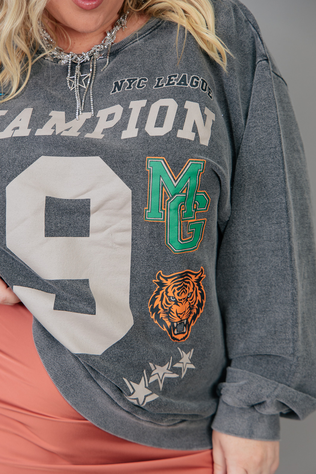 MOLETOM OVERSIZED PRETO MARMORIZADO CHAMPION MOLETOM OVERSIZED PRETO MARMORIZADO CHAMPION