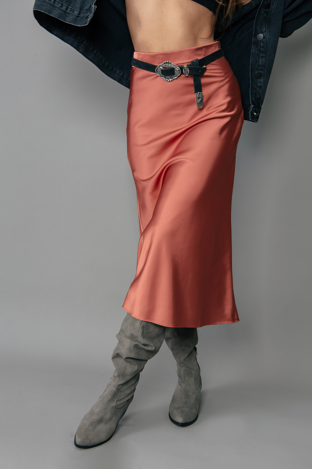 SAIA MIDI DE CETIM SEM FORRO MARSALA SAIA MIDI DE CETIM SEM FORRO MARSALA