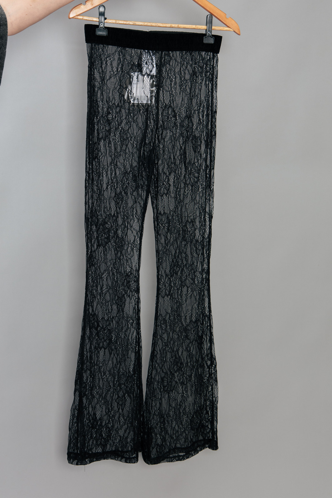 CALÇA SEM FORRO DE RENDA