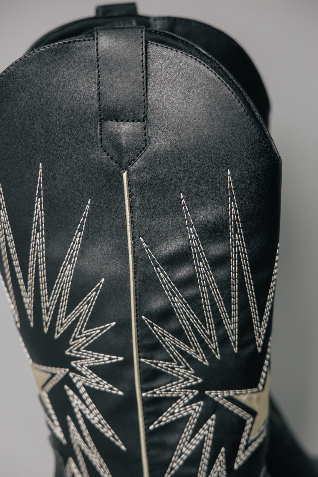 BOTA WESTERN BORDADA SPARKLE PRETA