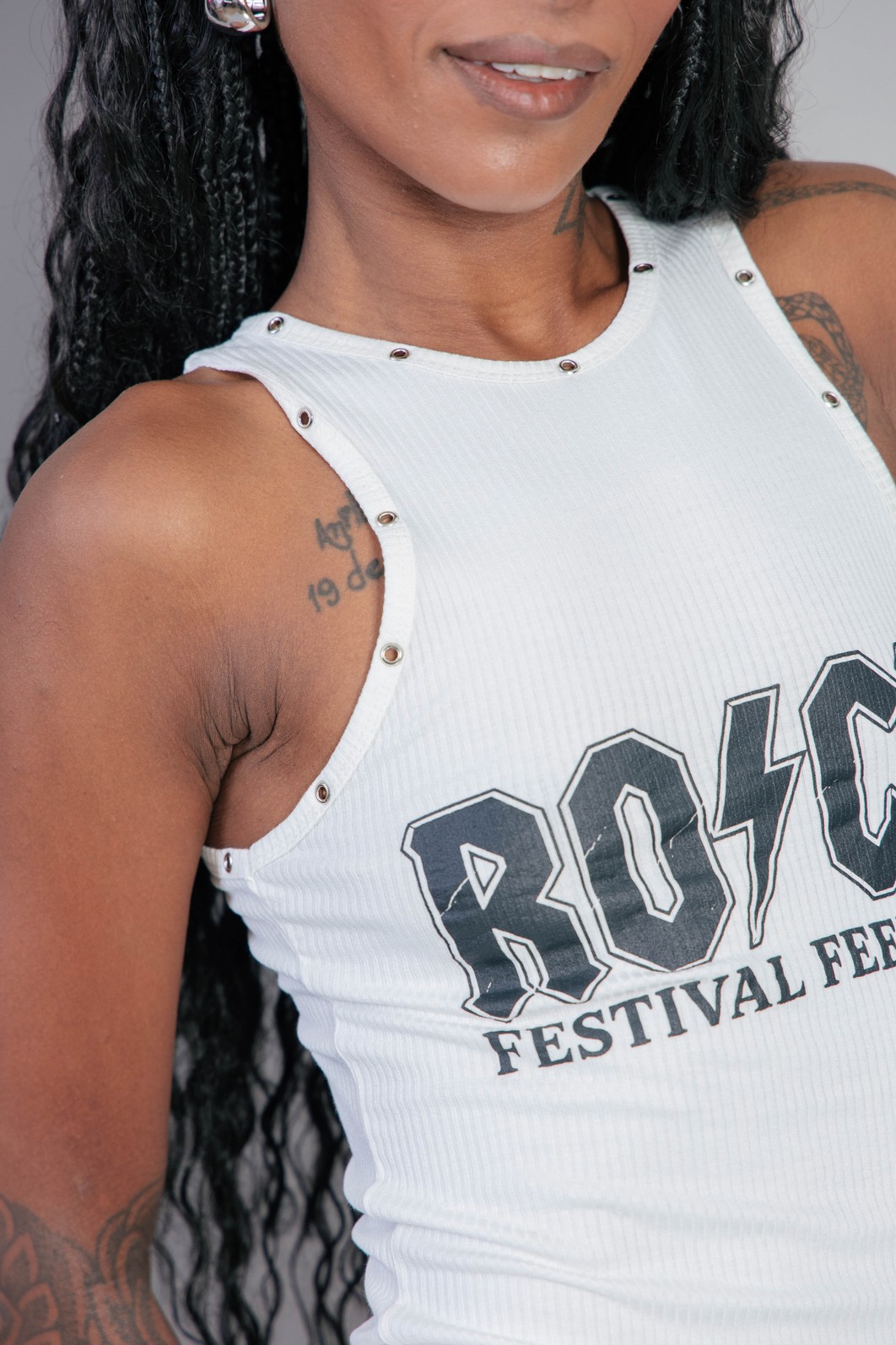 REGATA CANELADA COM ILHOSES OFF WHITE ROCK REGATA CANELADA COM ILHOSES OFF WHITE ROCK