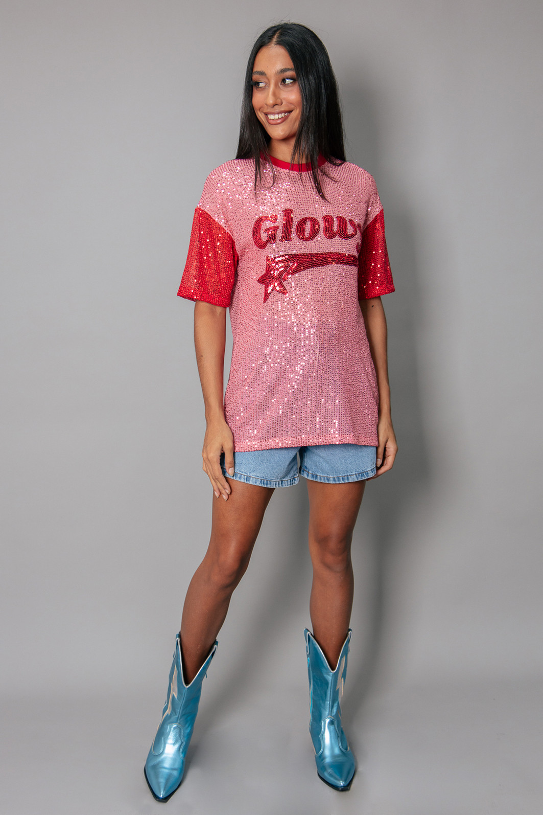 T-SHIRT VINTAGE DE PAETÊS ROSA E VERMELHA COM BORDADO GLOWY