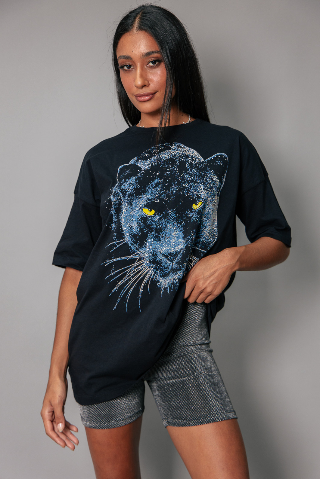 T-SHIRT OVERSIZED PRETA PANTHER COM CRISTAIS T-SHIRT OVERSIZED PRETA PANTHER COM CRISTAIS