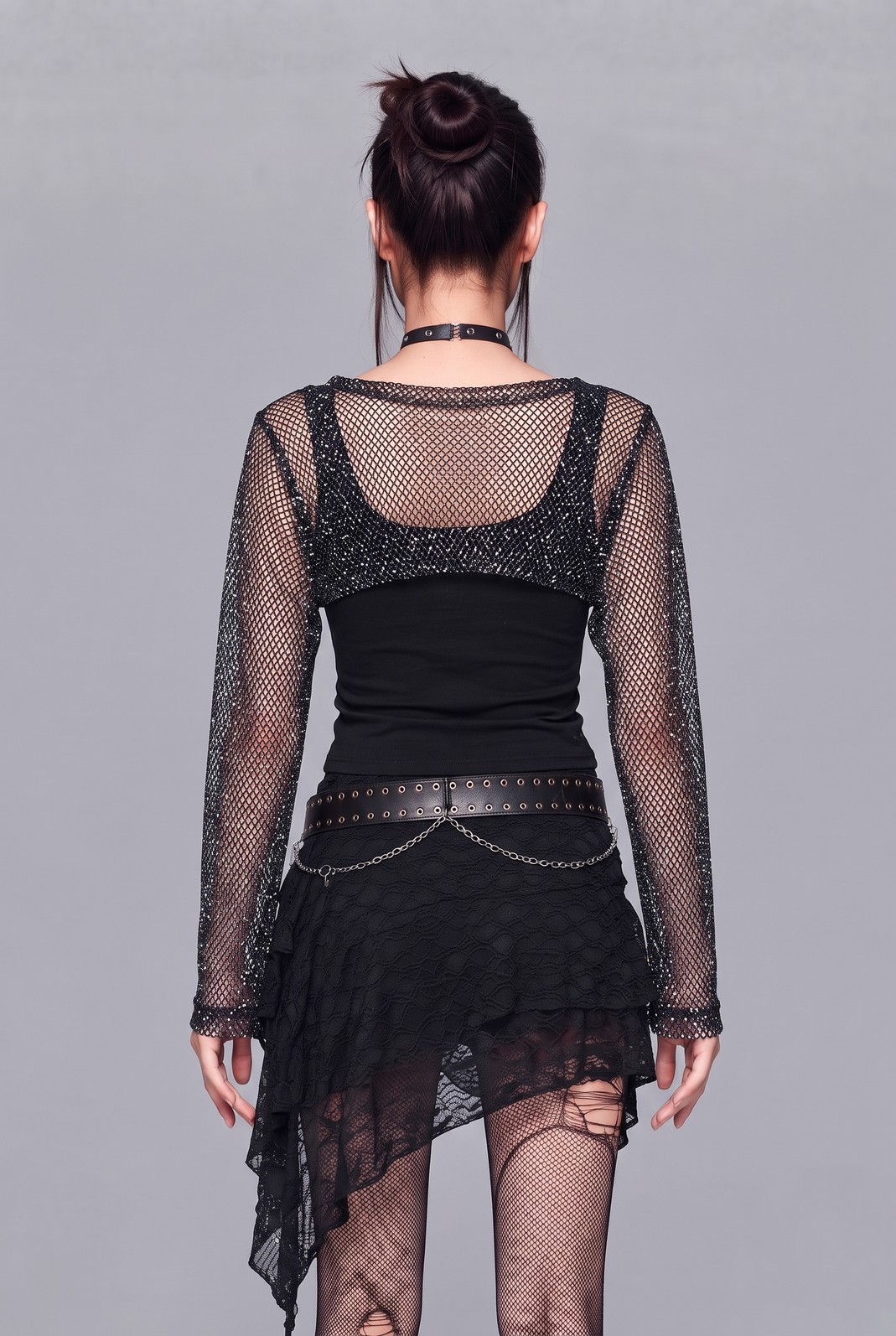BLUSA CROPPED MANGA LONGA DE TELA PRETA COM GLITTER BLUSA CROPPED MANGA LONGA DE TELA PRETA COM GLITTER