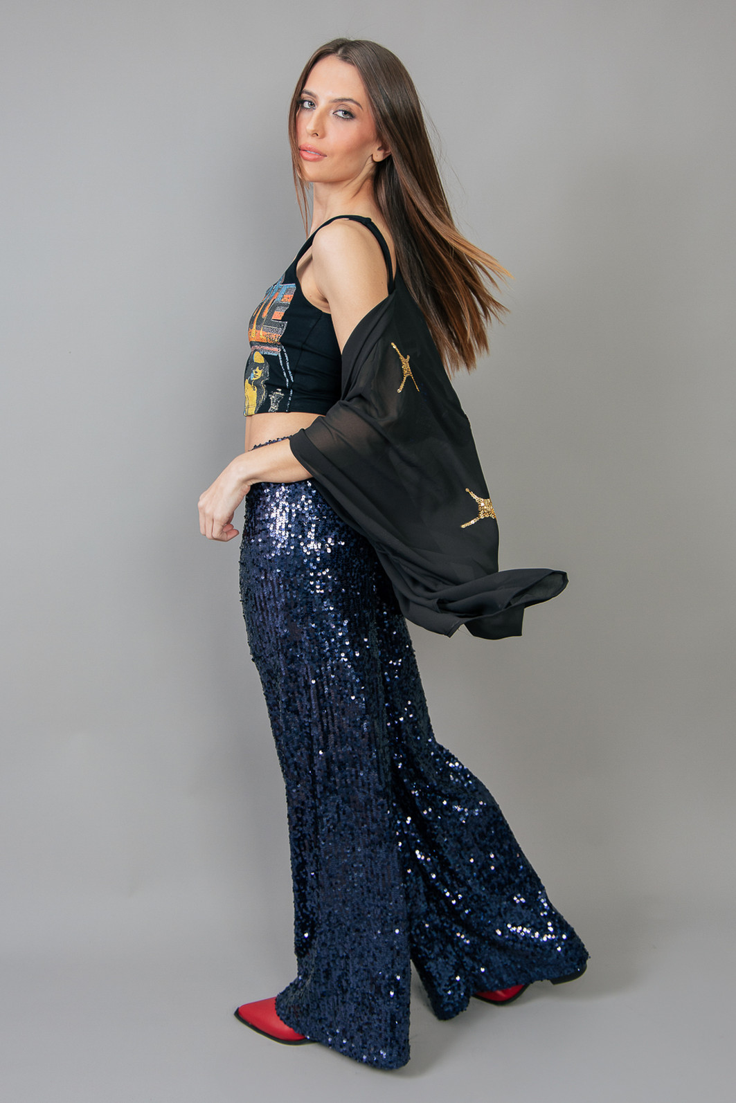 KIMONO PRETO DE TECIDO COM BORDADO DE PAETÊ PLANETA KIMONO PRETO DE TECIDO COM BORDADO DE PAETÊ PLANETA