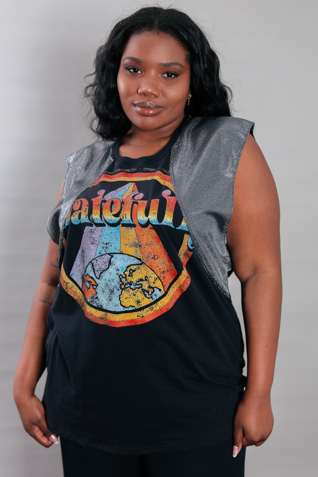 REGATA MACHÃO COM RECORTE OMBROS PRATA GRATEFULLY REGATA MACHÃO COM RECORTE OMBROS PRATA GRATEFULLY