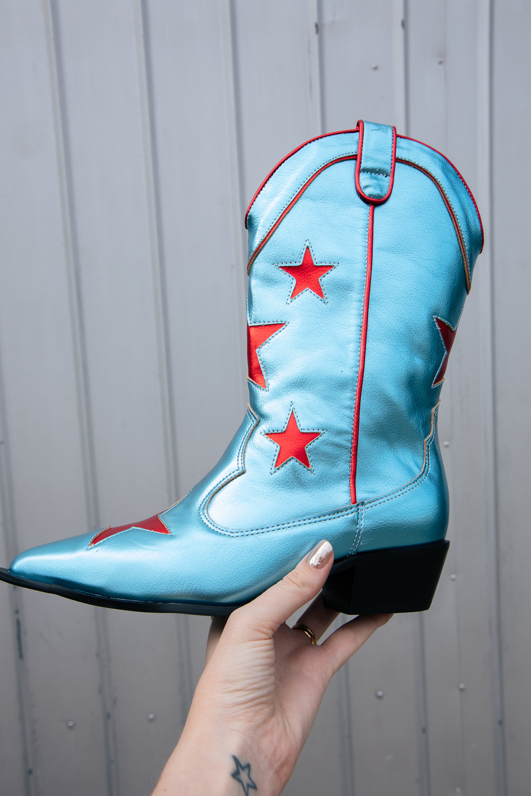 BOTA WESTERN METALIZADA AZUL COM ESTRELAS BOTA WESTERN METALIZADA AZUL COM ESTRELAS
