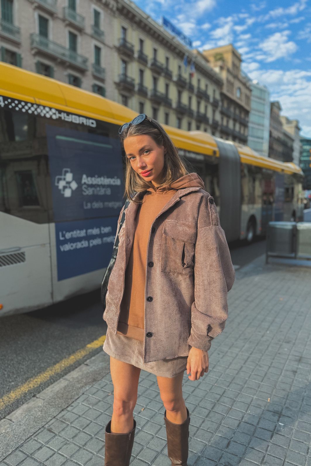 JAQUETA OVERSIZED DE COTELÊ MARROM