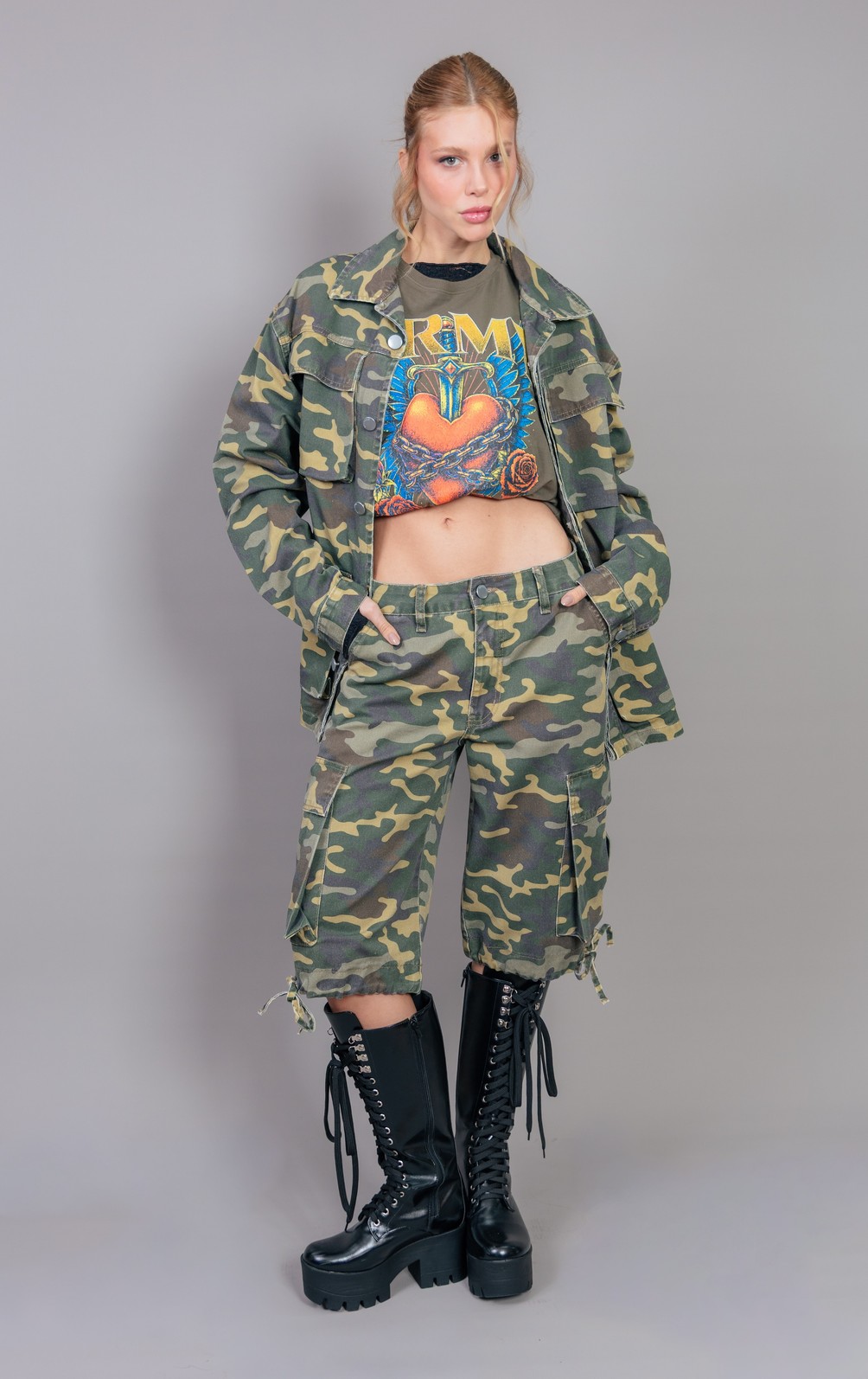 BERMUDA CARGO MILITAR CINTURA MÉDIA CAMUFLADA BERMUDA CARGO MILITAR CINTURA MÉDIA CAMUFLADA