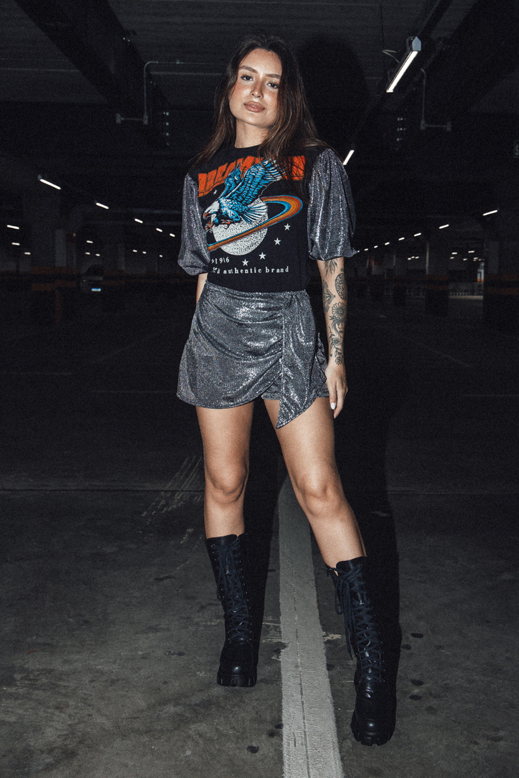 SHORT SAIA MALHA PRATA COM DETALHE FRENTE