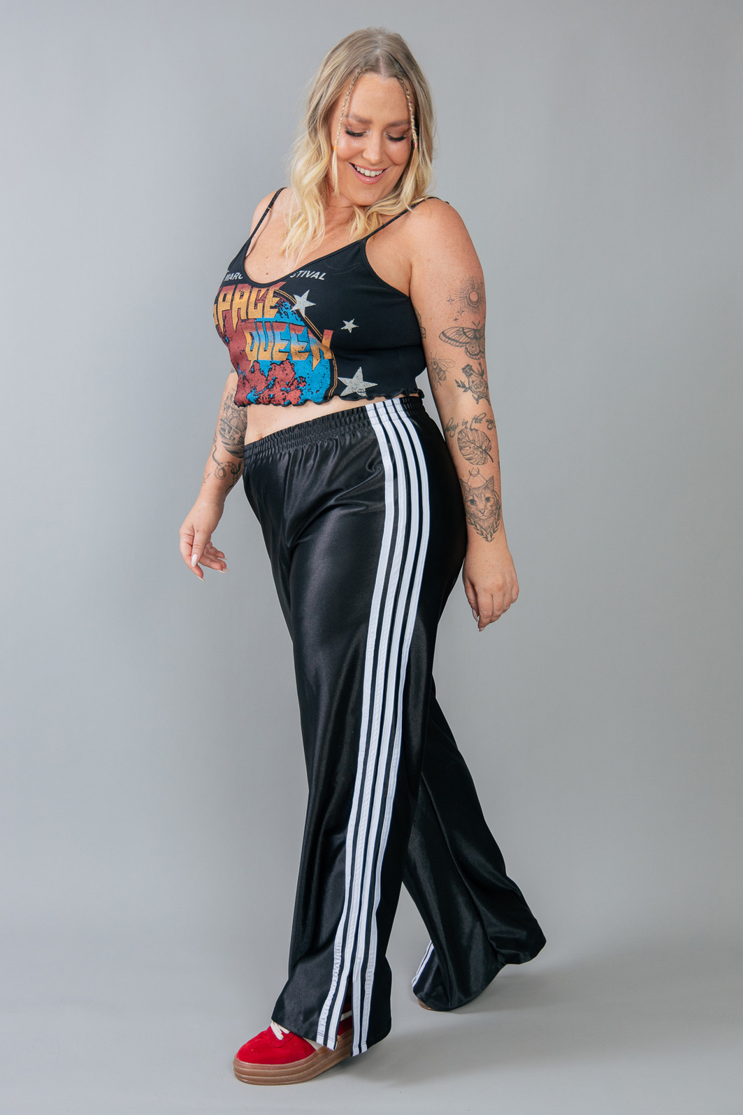 CALÇA SPORT PRETA COM LISTRAS