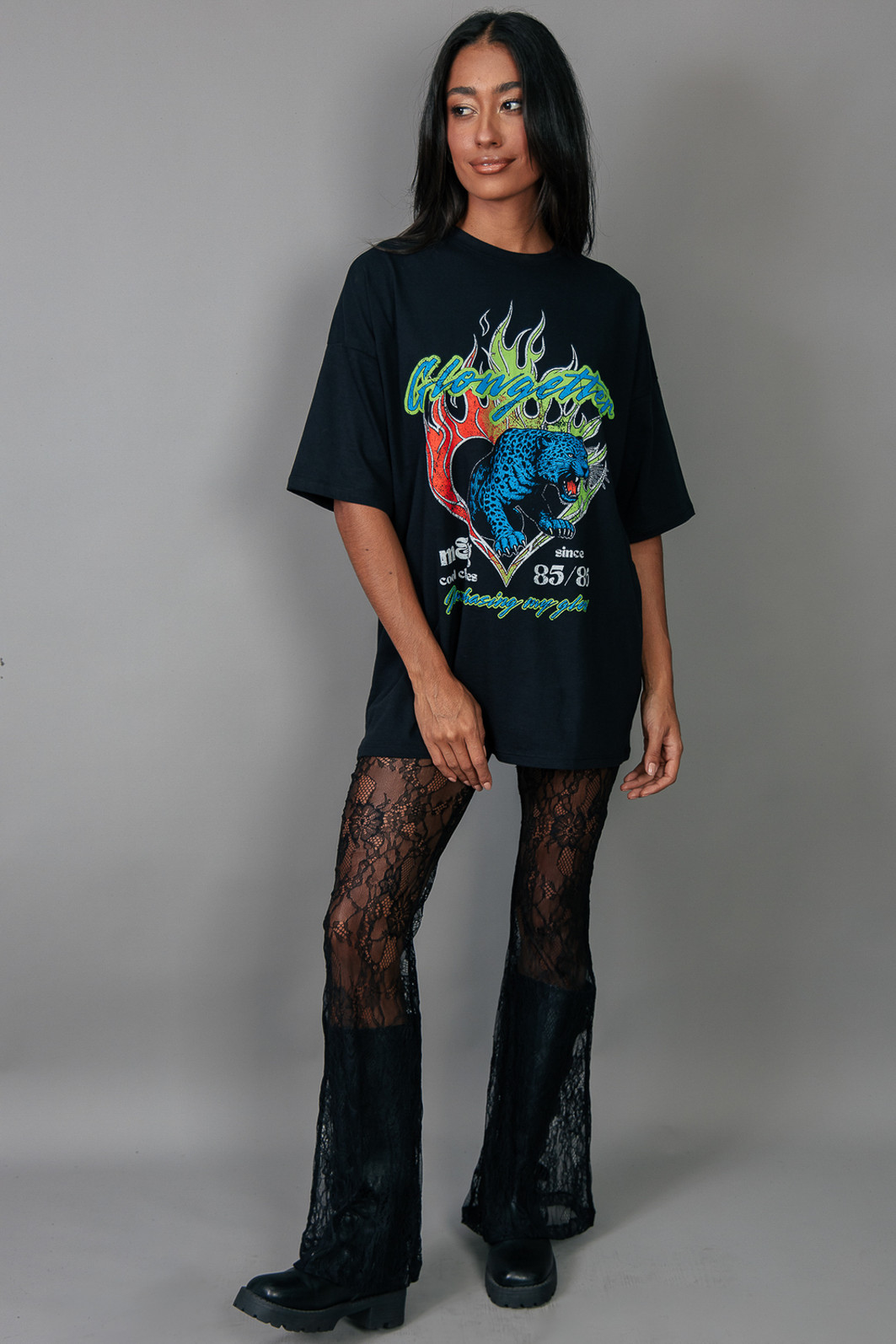 T-SHIRT OVERSIZED PRETA GLOWGETTER